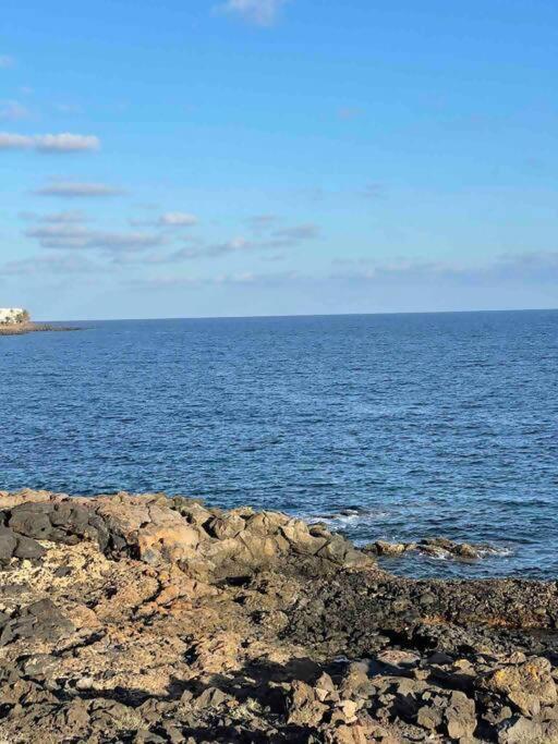 Precioso Rincon Entre El Mar Y Los Volcanes Costa Teguise Bagian luar foto